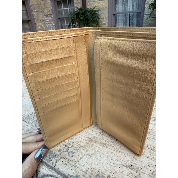 CHANEL CAVIAR LEATHER WALLET IN BEIGE - Picture 3 of 10